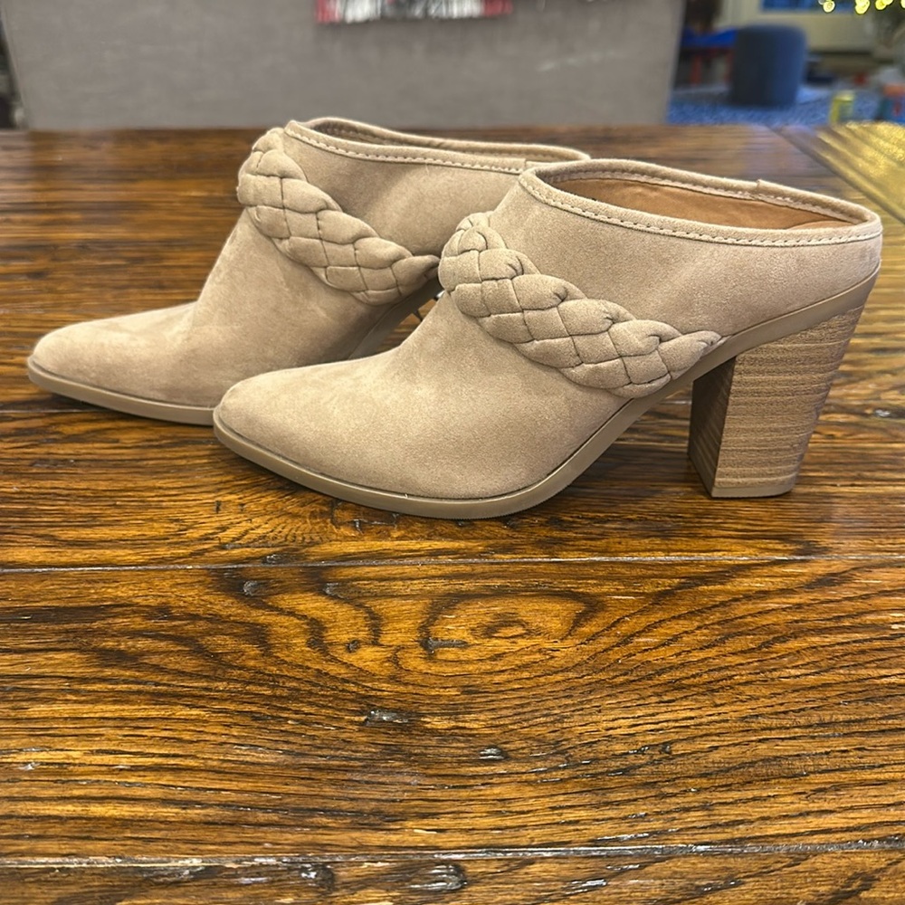 NWT Memory Foam taupe open back boots size 8 Women's